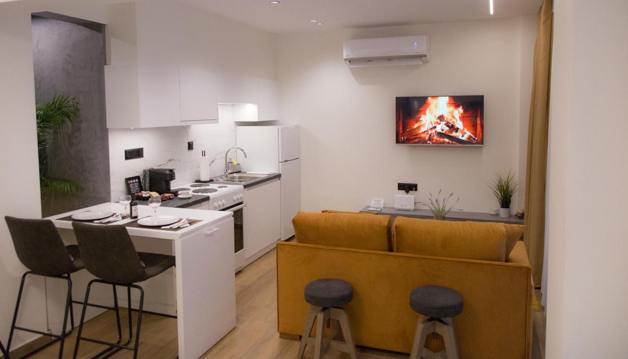 Anasa Studio - Studio Apartment With Yard - Ioannina City Center Exteriör bild